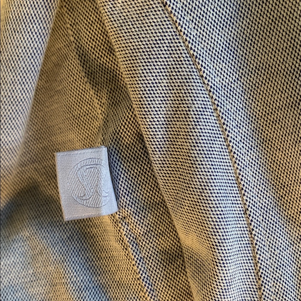 Lululemon Men's Commission Light Blue Button-Up Shirt - Picture 2 of 4